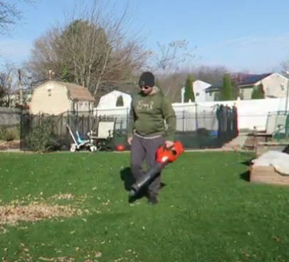 How to Blow Leaves with a Leaf Blower