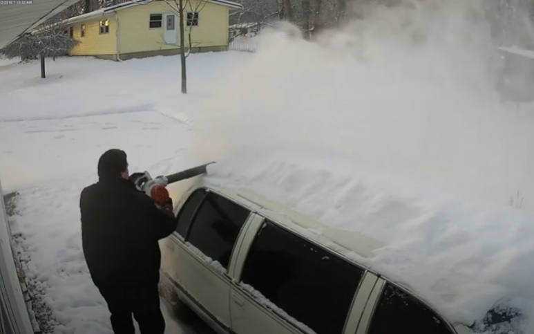 Can a Leaf Blower Blow Snow